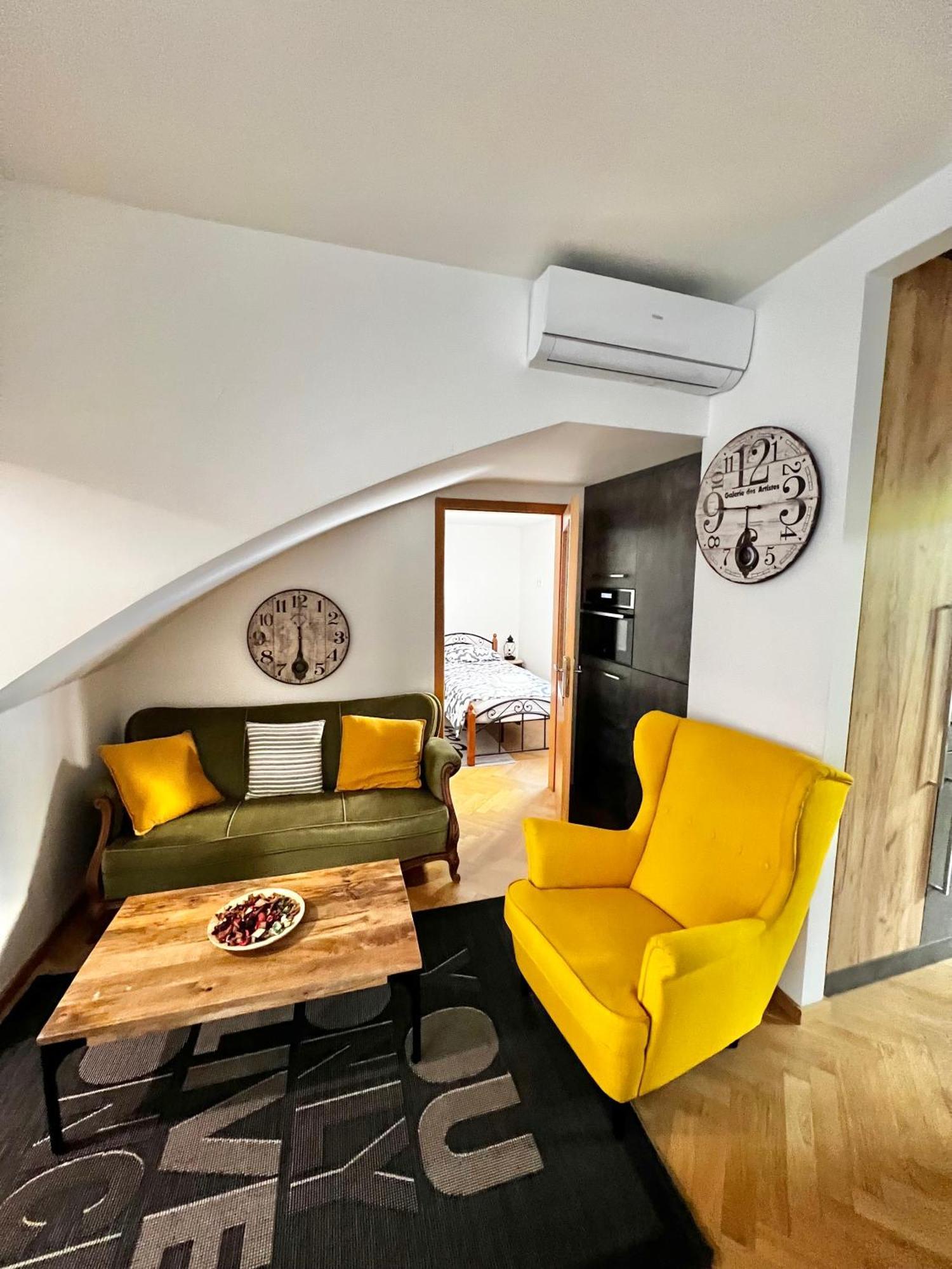 Old Town - Terrace & Parking Apartment *