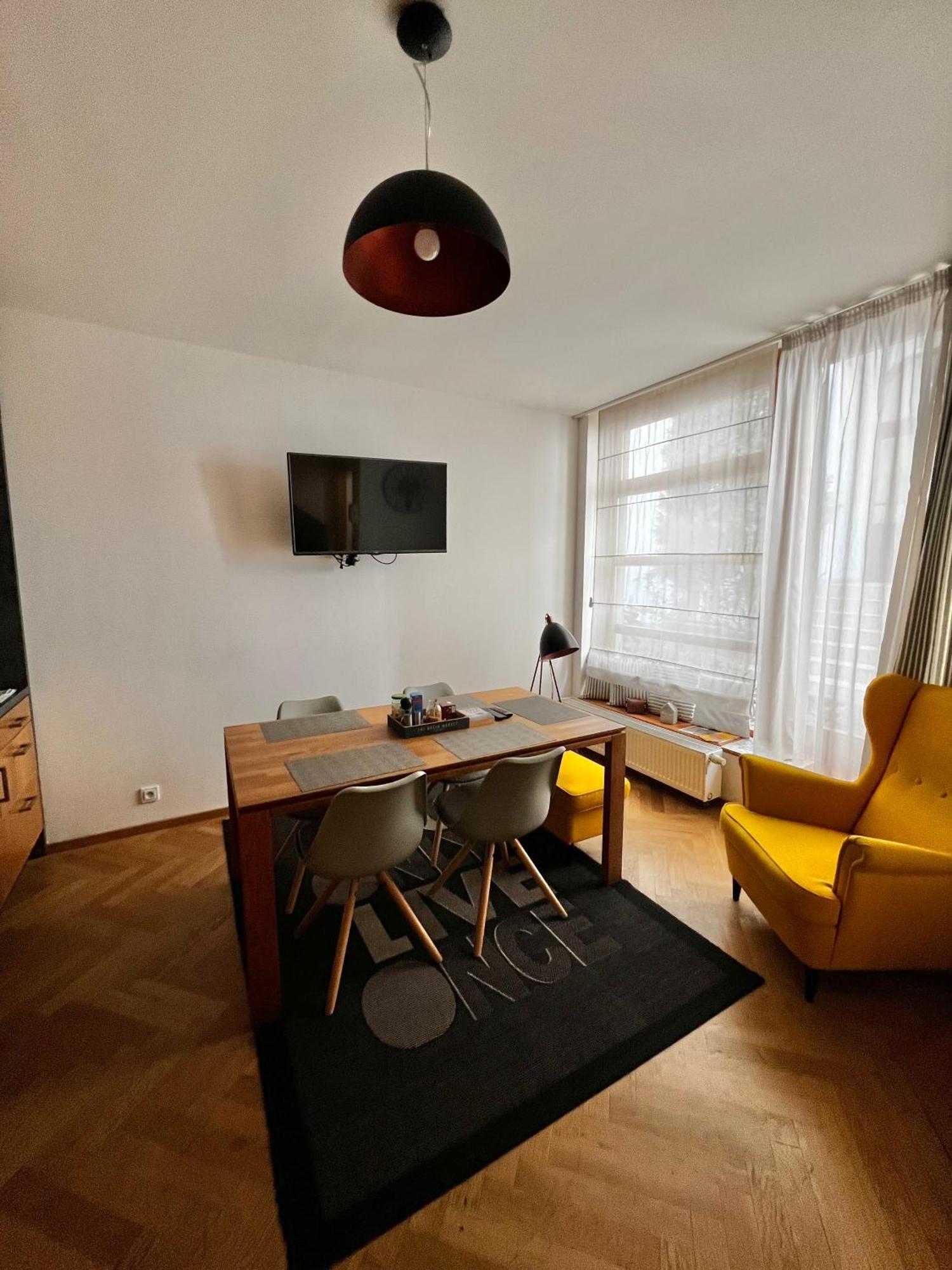 Old Town - Terrace & Parking Apartment